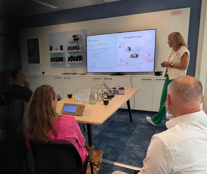 Presentatie van Genus Care tijdens een bijeenkomst met zorgprofessionals